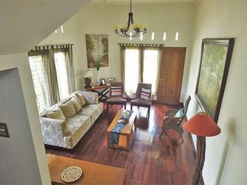Rumah lokasi strategs di kawasan elit Villa Puncak Tidar