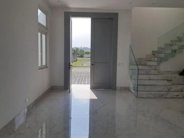 VENTA DE CASA DE LUJO EN AIRES DE BATAN