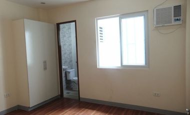 Semi-Furnished Duplex House with 3-Bedrooms in Capitol Cebu City
