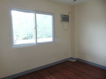 Semi-Furnished Duplex House with 3-Bedrooms in Capitol Cebu City
