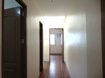 Semi-Furnished Duplex House with 3-Bedrooms in Capitol Cebu City