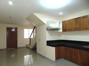 Semi-Furnished Duplex House with 3-Bedrooms in Capitol Cebu City