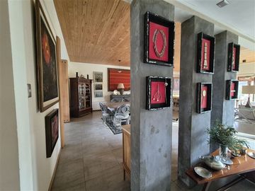 Casa en venta de 4 dorm. en Los Angeles