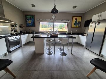 Casa en venta de 4 dorm. en Los Angeles