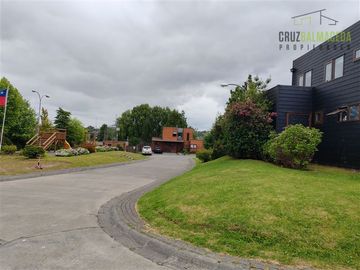 Casa en arriendo de 5 dorm. en Puerto Varas