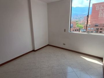 apartamento en arriendo en el portal. Cod A515582