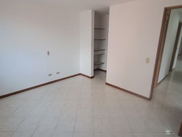 apartamento en arriendo en el portal. Cod A515582