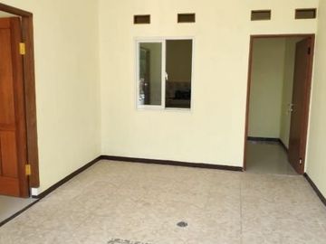 Rumah + kios di pinggir jalan utama perwira bekasi (rius)