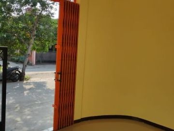 Rumah + kios di pinggir jalan utama perwira bekasi (rius)