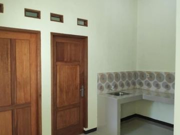Rumah + kios di pinggir jalan utama perwira bekasi (rius)