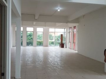 Ruko di Raya Merr ,komersial area lokasi ramai sangat strategis