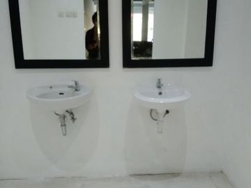 DISEWAKAN RUKO (Cocok Untuk Usaha/Restoran/Cafe) DI JL .KEMANG RAYA JAKARTA SELATAN