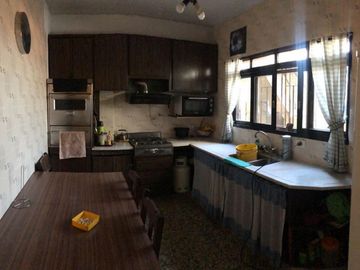 Espectacular Piso Unico 4 Amb. Frte. A La Plaza V. Libertad