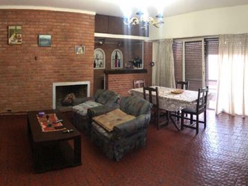 Espectacular Piso Unico 4 Amb. Frte. A La Plaza V. Libertad