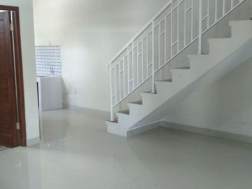 DIJUAL RUMAH MEWAH KONDISI BARU DEKAT CANDI SAMBISARI