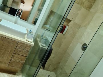 En Venta de Preciosa Residencia en BALVANERA Club Hipico, Diseño de Autor