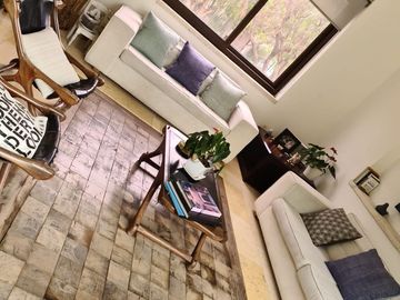 En Venta de Preciosa Residencia en BALVANERA Club Hipico, Diseño de Autor