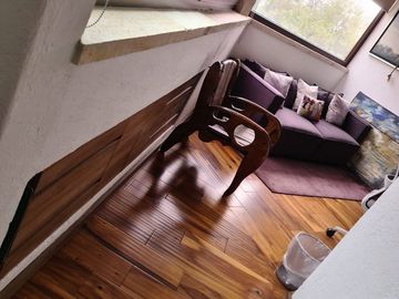 En Venta de Preciosa Residencia en BALVANERA Club Hipico, Diseño de Autor