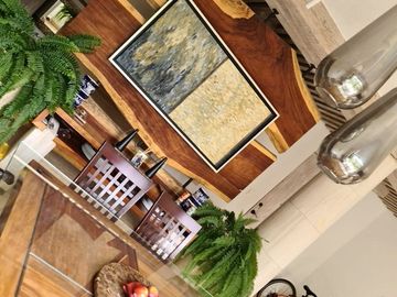 En Venta de Preciosa Residencia en BALVANERA Club Hipico, Diseño de Autor