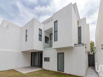 VENTA DE CASA EN FRACCIONAMIENTO MONTERRA EN SAN LUIS POTOSI