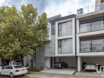 VENTA DE CASA EN FRACCIONAMIENTO MONTERRA EN SAN LUIS POTOSI