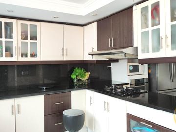 Casa independiente en el  Valle de los Chillos, 5 Dormitorios, Oficinas, ideal para negocio, Armenia