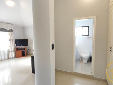 Casa independiente en el  Valle de los Chillos, 5 Dormitorios, Oficinas, ideal para negocio, Armenia