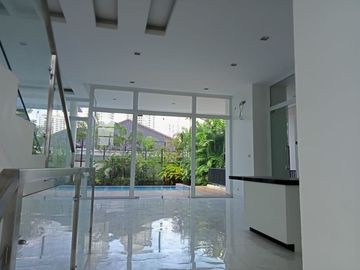 Dijual Rumah Desain Townhouse Kebayoran Lama, Jakarta Selatan