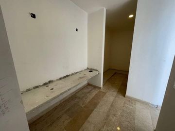 CASA EN VENTA EN MÉRIDA, PRIVADA COPO 308, ALBERCA Y ACABADOS DE LUJO.