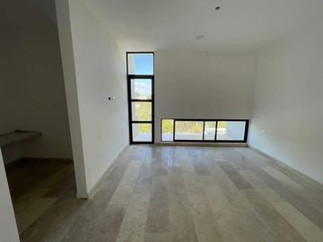 CASA EN VENTA EN MÉRIDA, PRIVADA COPO 308, ALBERCA Y ACABADOS DE LUJO.