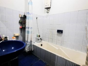 Rumah 2 Lantai Homey Dijual Murah Lingkungan Nyaman Dekat Stasiun