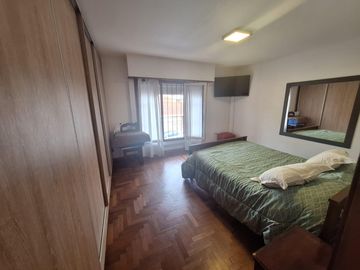 Chaco 500. Villa Primera. Casa 3 ambientes con cochera.