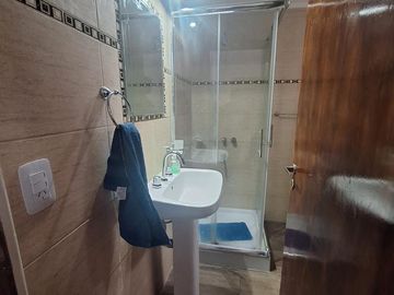 Chaco 500. Villa Primera. Casa 3 ambientes con cochera.