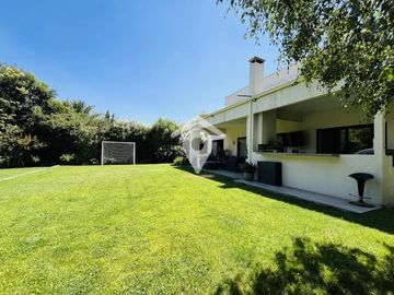 Casa en venta de 5 dormitorios, Chicureo,Piedra roja, Colina