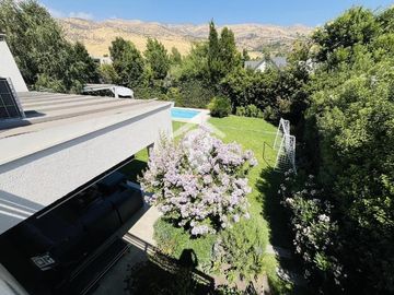 Casa en venta de 5 dormitorios, Chicureo,Piedra roja, Colina