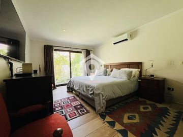Casa en venta de 5 dormitorios, Chicureo,Piedra roja, Colina