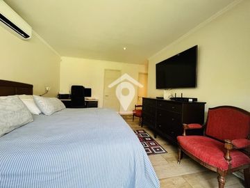 Casa en venta de 5 dormitorios, Chicureo,Piedra roja, Colina