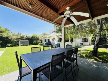 Casa en venta de 5 dormitorios, Chicureo,Piedra roja, Colina