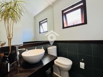 Casa en venta de 5 dormitorios, Chicureo,Piedra roja, Colina