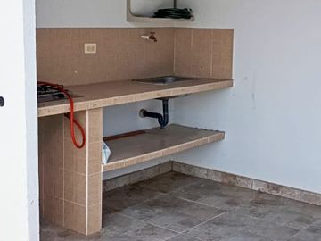 casa en arriendo en avenida sur. Cod A118720