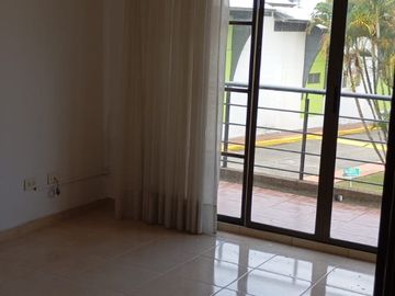 casa en arriendo en avenida sur. Cod A118720