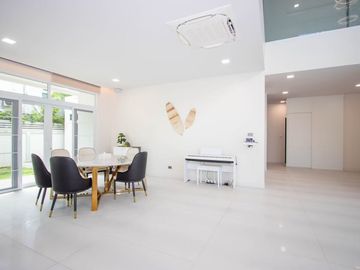 THE MINIMALUXE - Minimalism Meets Luxury