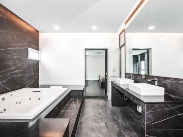 THE MINIMALUXE - Minimalism Meets Luxury