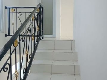 Dijual rumah cluster cantik nuansa villa view kota bandung di Cinunuk