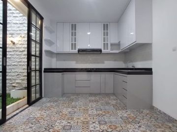 Rumah preminum setrategis di tanah baru depok