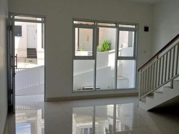 Rumah nyaman dan minimalis di cikutra dekat cigadung
