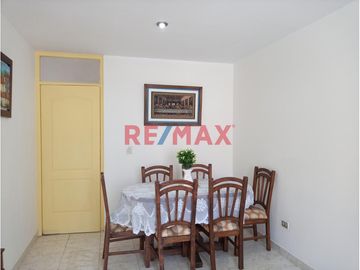 🏡✨ ¡Vive En Miraflores! Vendo Departamento 2Do Piso Con Balcón – En Av. Principal✨