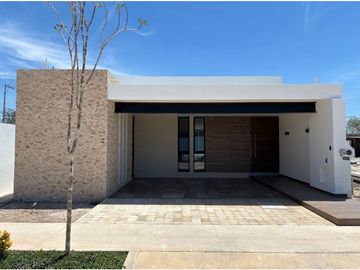 Venta casa de 1 piso Fiora Cholul Mérida Yucatán