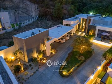 Casa de una planta amueblada  con Alberca en El Palomar Lujo sur