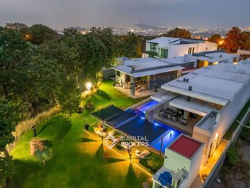 Casa de una planta amueblada  con Alberca en El Palomar Lujo sur